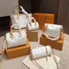 24SSSS de luxe pour femmes White Tricolor Pouteau d'oreiller pour sac à main pour femme sac à main