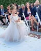 39 anni in pizzo Tulle Flower Girl Dress Up Bottons Bows Childrens First Communion Ball Abito da matrimonio per la festa della damigella d'onore 240416