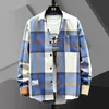 2023 Spring och Autumn Mens Lapel Loose Plaid Button Printed Pocket Casual mode Elegant Pendling Långärmad skjorta 240409