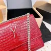 24SS Mujeres de diseño de chaqueta de chaqueta de lujo bolso de mano de mujer bolso de hombro para el hombro bolso de la noche del color sólido bolso premium exquisito 25 cm