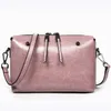 2024 Womens Korean Edition äkta Leather Fashion Classic Shoulder Bag Minimalist Crossbody Small Square