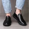 Casual schoenen leer voor mannen trend merk Loafers Autumn Zip Flat Man's Sneakes Business Comfortabele mocassins Tenismasculino