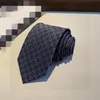 AA Luxo Aldult Novo Designer 100% amarra Letra preta de seda para homens Casal casual e empresário Fashion Hawaii pesco