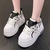 Casual Shoes Matsu Sole Thick Round Toe Pappa ökar Höjden Komfort mjukhet Leisure Retro Trend mångsidig fashionabelt bräde