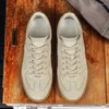 Scarpe casual sneaker di tendenza per uomo in pelle maschile di buona qualità da passeggio alla moda adulto