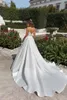 Um moderno vestidos de noiva de linha de cetim para noivas com bolsos pura para a tripulação vestidos de renda de gola varra de backless roup de mariee yd
