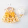 Robes de fille 2023 Été Nouvelle robe de bébé Small Daisy Coton Princesse robe Big Bow Sling Childrens Vêtements Gift Hat D240423