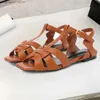 Sandals Kwaliteit neiging Luxe Designer Dames Sandalen Enkle Flat Casual Dress Shoes Ladies Office Sandalen Oversize 44 Slippers Slides Q240419