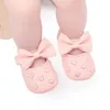 PU Leather Bowknot Baby Girls Shoes Cute Moccasins Heart Soft Sole Flat First Walkers Toddler Princess Footwear Crib 240415