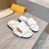 Top Designer Men Velcro Slippers Couple de mode Slippers Hotel Douche Summer Place Sandales Flat Sandales Décroasées Slippers 35-45 avec boîte