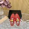 Sapatos de designer de luxo Mulheres 2024 Ballet Flats Dress Shoe Hollowed sandal