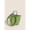 Sac à eau godet 2024 Printemps / été en cuir authentique Femme Petite et polyvalence Panier de légumes à corps croisé à bornes