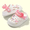 9UQH Sandales 2004 Baby Slippers Shoe Sandales pour fille Boy Mules Baby Girl Cartoon Shoe Sandale Infantil pour garçon Garden Garden Shoe Infant Gir 240419