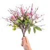 Dekorative Blumen 3pcs Bunte Osterei -Picks Zweige mit künstlichen Beerenstämmen Blätterblume gefälschte Pflanzen Festival Party Home Vase Dekor