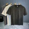 2024 T-shirt de mangas curtas de verão para homens impressão de moda luxuosa acessível, totalmente combinada com top de pescoço redondo de alta e alta qualidade 240415