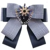 Brosches Korean tyg Bow Tie Rhinestones Pearl Taseel Flower for Women College Style Shirt Collar Pins Luxulry Smycken