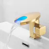 Robinets de lavabo de salle de bain LED Bascall Basin robinet lavabo à trou de trou unique sous le comptoir et mélange à froid