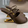 Sandaler Brown Women Slippers Peep Toe Gladiator Sandaler Letter Strange Heel Lady Dress Pumpar Summer utanför Mules High Heel Wedge Shoes T240416