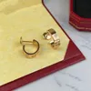 Orecchini Love Sliver di lusso per donne con orecchini a diamanti Top Orecchini classici a v-Gold placcati a v-Gold Orecchini pieni di semplicità geometrica Orecchini