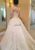 Senaste heta försäljning Scoop Neck A-Line Long Sleeves Spets Wedding Dresses Button Back Applices Pärled Bridal Wedding Clows Court Train