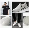Casual Shoes Läder för män Trend Brand Loafers Autumn Zip Flat Man's Sneakes Business Bekväma Moccasins Tenis Masculino