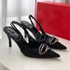 Klassiker Fashion Woman High Heeled Sandals Fashion Party Office Dress Schuhe Schnürung flach geschnittene Schuhe Slingback Sandalen Gummi-Leder Sommer-Knöchelgurt Pantoffeln