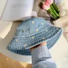 Berets Japanese Small Daisy Embroidered Denim Bucket Hat Women's Spring And Summer Foldable Retro Old Sunshade Flat Top Bob Cap