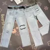Damesontwerper jeans met witte geborduurde letters, hoog getailleerde skinny jeans, straight-leg jeans