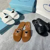 Designer Sandals Slipper Slide Donne Sandali morbidi piatti Multiposi alfabeti Slipisti pigri Scheme da viaggio per la moda estiva di lusso da donna Luxury