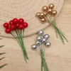 Decoratieve bloemen Kerstmis kunstmatige bessen mini nepstelen voor jaar kerstboomdecoraties diy holly bessen krans ornamenten