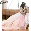 Abito Quinceanera rosa chiaro 2024 Sweetheart Off Shoat Lace Applique con fiore dolce 15 16 anni di festa di compleanno