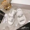 Sandals Chaussures haut de gamme Summer en cuir véritable lettre ronde tête gâteau de Matsu Cake épais Bottoir Open Toe Casual Beach