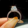 Cluster anneaux KNB Sparkling 1CT Moisanite Diamond For Women Gift REAL 925 STERLING ETTERNITY Engagement Anneau de mariage