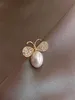 Pins Brooches Spark Rhinestone Bee Sweater For Women Mujer Gold Color Alloy Big Round Imitation Pearl Animal Coat Brooch Accessor7065527