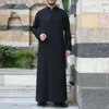 Vêtements ethniques Mentes musulmanes simples solides longues longues arabe Dubaï Bouton à manches islamiques traditionnelles confortable Abaya robe