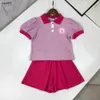 Popüler Bebek Trailtsits Kızlar Kısa Kollu Takım Çocuk Tasarımcı Kıyafet Boyut 120-160 cm Yaz Polo Gömlek ve Şort 24 Nişan