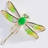 Broches Luxe Micro-Inlid Zircon Dragonfly para mujeres creativas elegantes accesorios de peluche de agua dulce alfileres regalos a amigos