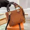 24SS Femmes Sacs en épreuve Diagonale en cuir en cuir en cuir en cuir de luxe Cartes de sac à main de luxe Holder Purse de portefeuille de voyage extérieur