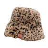 Basker kvinnor vinter plysch hink hatt leopard tryckt harajuku varm fiskare droppe