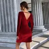 Sukienki swobodne jesień i zima 2024 Seksowna otwarta spódnica plecaku Sym Szczupła sukienka z długim rękawem