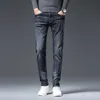Мужские джинсы Дизайнер 2023 Осень/Зимняя Новая Горячая продажа для Slim Fit Маленькие прямые эластичные повседневные брюки W62Y