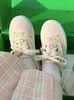 Lässige Schuhe Frauen Low Kawaii Schnürung weiblicher Schuhe Leinwand niedliche Lichtschuh Aktion Ein Angebot Preis Sommer 2024 Urban