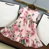 Märke baby kjol blomma mönster tryckt över hela prinsessan klänning storlek 90-160 cm barn designer kläder sommar flickor partydress 24 april