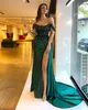 Dunkelgrüne Meerjungfrau Prom -Kleider Pailletten von Schulterabendkleidern eleganter Oberschenkel geteilt Rückenfreie formelle Kleider für Frauen