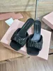 Miui Summer Slippers Couny Col classique Femmes de loisirs Flip Flip Fashion Flat Bottom Sandal Lettres Luxury Ladies rides cuir en cuir Femmes Chaussures de plage