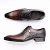 Dress Shoes Est Fashion Mens Wedding Brogue Plus Size echte lederen veterkleur Match Handgemaakte man Pointed