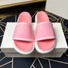 Designer slippers dames sandalen mode klassieke platte zomer strandschoenen lederen rubberen schuifregelaars roze wit zwart groen met doos maat 36-44