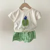 Roupas conjuntos de verão crianças meninas meninos meninos de manga curta impressão de frutas maçã pêssego de fundo xadrez shorts infantil infantil algodão conjunto 2pcs