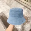 Designer di marchi di lusso disegni in denim alla moda blu vintage cappello da pescatore 240323