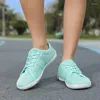 Casual schoenen 2024 brede teen causale zomer op blote voeten flats voor vrouwen buiten dames minimalistische vulcanize sport